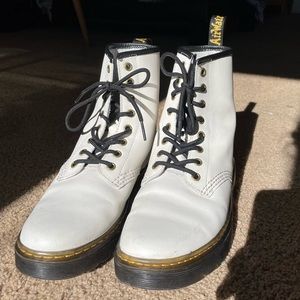 Dr. Martins Boots GREAT SHAPE size 7
